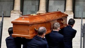 Sai qual è il pensiero principale della maggior parte delle persone durante un funerale?
